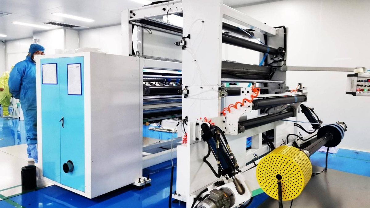 Slitting and rewinding line